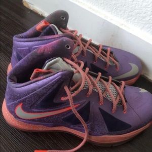 LEBRON SNEAKERS